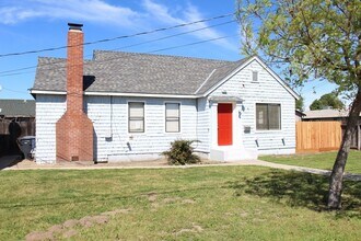 1141 South Ave in Turlock, CA - Building Photo - Building Photo