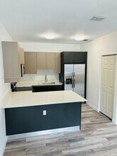 125 NE 184th Terrace, Unit 125 in Miami, FL - Building Photo - Building Photo