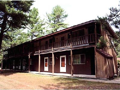 4483 Evergreen Dr in Land O Lakes, WI - Foto de edificio - Building Photo