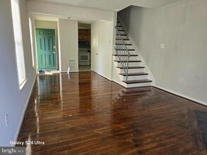 13825 Cabernet Ct in Chantilly, VA - Building Photo - Building Photo