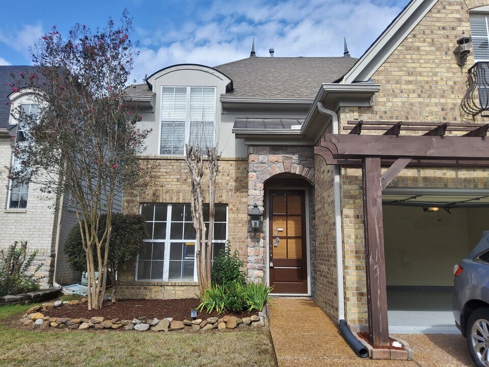 9980 Oban Cove in Cordova, TN - Building Photo