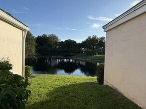 1045 Island Manor Dr in Greenacres, FL - Building Photo - Building Photo