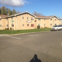 901-909 Riverside Dr in Madera, CA - Foto de edificio - Building Photo