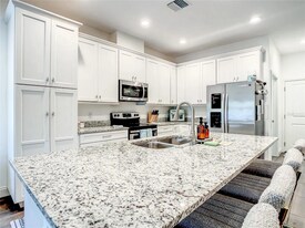 902 8th Ave NW in Largo, FL - Building Photo