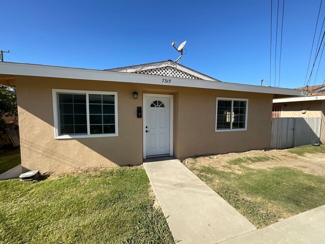7315 Richfield St in Paramount, CA - Building Photo - Building Photo
