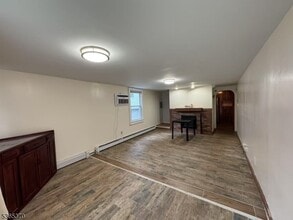 130 Lawrence Rd in Parsippany Troy Hills, NJ - Building Photo - Building Photo