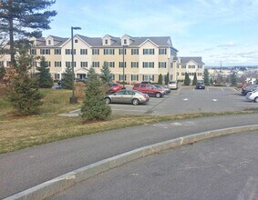 20 Sentinel Court-Unit -205 in Manchester, NH - Foto de edificio - Building Photo