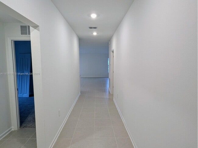 2406 McKinley Dr in Lake Wales, FL - Building Photo - Building Photo