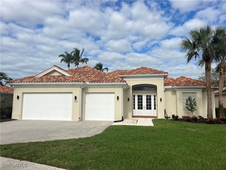 3727 Guadiato Ct in Naples, FL - Building Photo