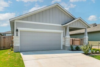 108 Morning Tide Dr in Andice, TX - Building Photo - Building Photo