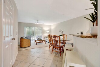 2760 SE Birmingham Dr in Stuart, FL - Building Photo - Building Photo