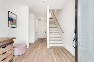 1072 Travis Trce in Decatur, GA - Building Photo - Building Photo