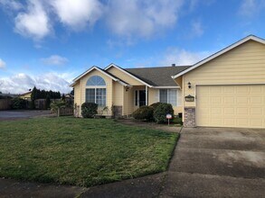 3788 Berkshire St in Eugene, OR - Building Photo - Building Photo