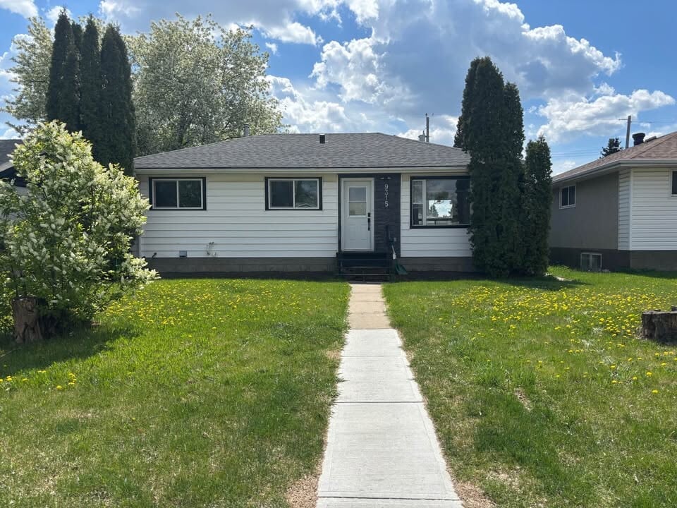 9315-129B 129b Ave NW in Edmonton, AB - Building Photo