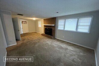 1126 Jensen St in West Columbia, SC - Building Photo - Building Photo