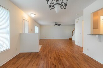 104 Coquina Bay Drive in St. Petersburg, FL - Building Photo - Building Photo