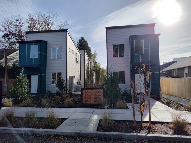 4260 NE Going St in Portland, OR - Building Photo - Building Photo