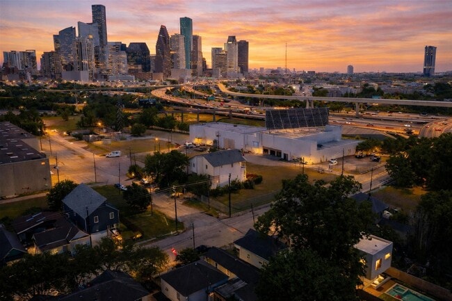 1819 South St in Houston, TX - Building Photo - Building Photo