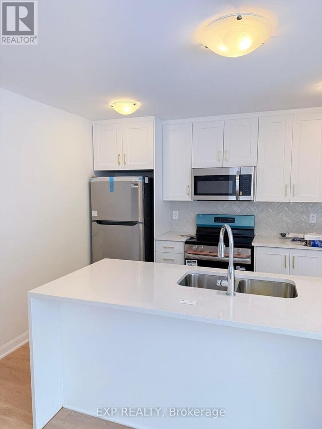 1233 Creekway Private in Ottawa, ON - Building Photo - Building Photo