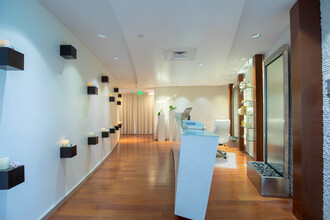 17121 Collins Ave, Unit 1406 in Sunny Isles Beach, FL - Building Photo - Building Photo
