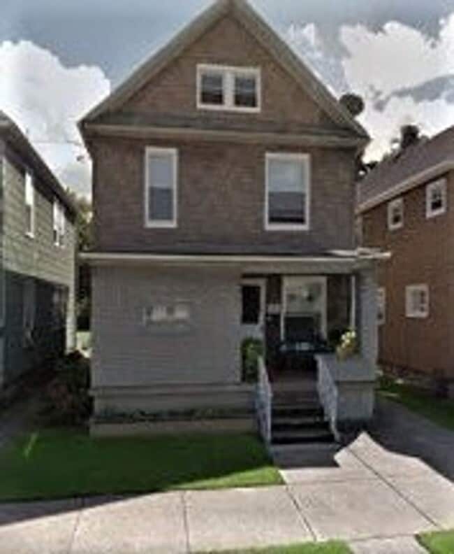 property at 1147 W 22nd St