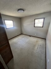 433 S Ridge Rd in Hesston, KS - Building Photo - Building Photo