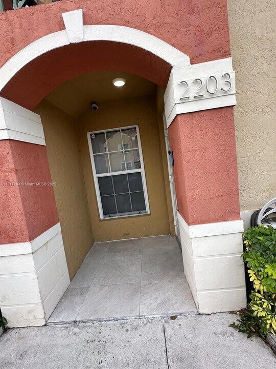 13447 SW 154th St in Miami, FL - Building Photo