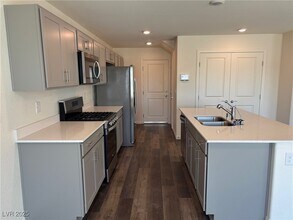 1405 Gable Fls Pl in North Las Vegas, NV - Building Photo - Building Photo