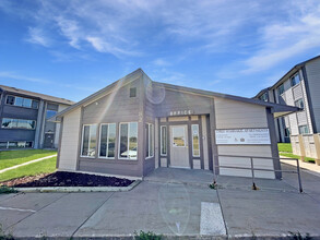 Chief Washakie Apartments in Evanston, WY - Foto de edificio - Building Photo