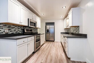 1250-1260 Spring St in San Carlos, CA - Building Photo - Building Photo