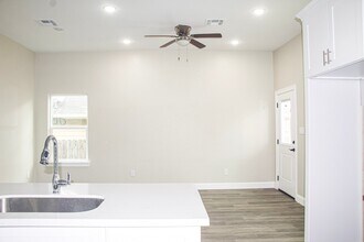 8309 Parker Rd in Houston, TX - Building Photo - Building Photo