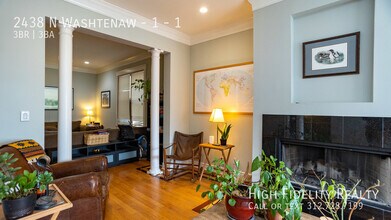 2438 N Washtenaw Ave in Chicago, IL - Building Photo - Building Photo