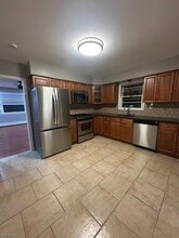 739 Burnside St, Unit 1 in Orange, NJ - Building Photo - Building Photo