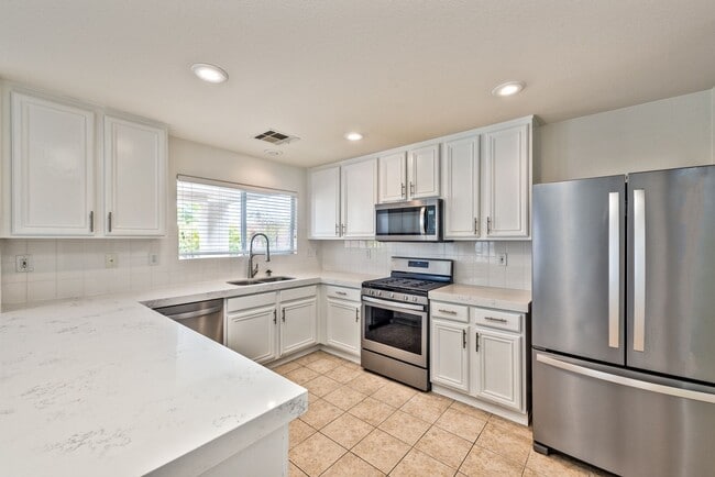 508 Lacabana Beach Dr in Las Vegas, NV - Building Photo - Building Photo