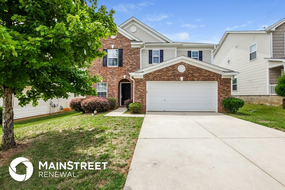 15810 Normans Landing Dr in Charlotte, NC - Building Photo