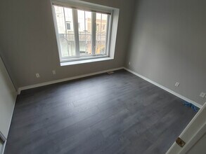 33 Pear Tree Mews in Toronto, ON - Building Photo - Building Photo