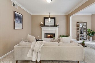 230 Bluff Oak Dr in Roswell, GA - Building Photo - Building Photo