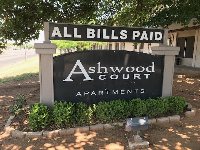 2301 50th St in Lubbock, TX - Building Photo