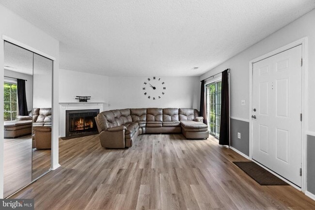66 Cheverny Ct