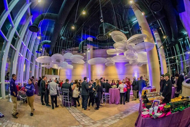 London Normandy House in Arlington, VA - Foto de edificio - Building Photo