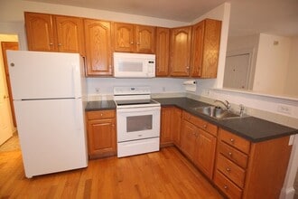341 Lynn St in Malden, MA - Building Photo - Building Photo