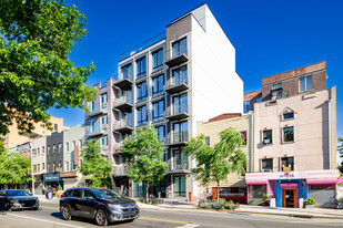 630 Grand St Apartamentos