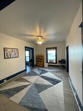 1437 Quarry Ave NW, Unit Spacious 2-bed 1 bath in Grand Rapids, MI - Foto de edificio - Building Photo
