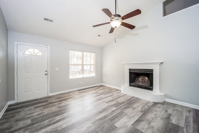 102 Dartmouth Ct in Goose Creek, SC - Building Photo - Building Photo