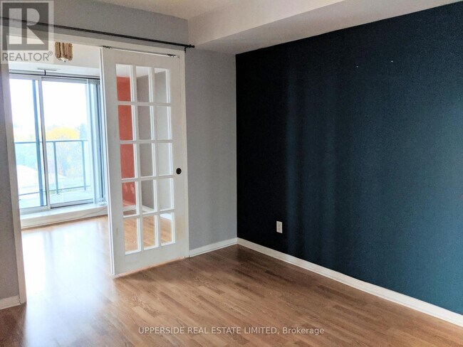 233 Beecroft Rd in Toronto, ON - Building Photo - Building Photo