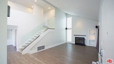 2724 Angelo Dr in Los Angeles, CA - Building Photo - Building Photo