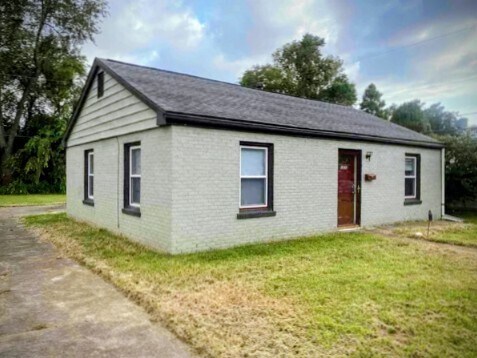 2333 E Michigan St in Evansville, IN - Foto de edificio