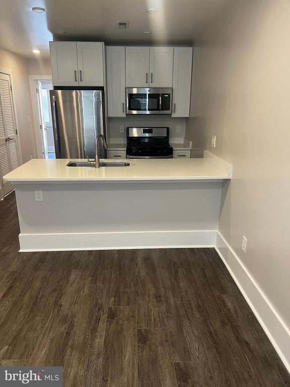 property at 924 19th St NE