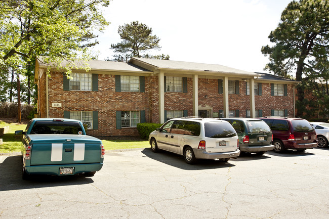 Pebblewood Apartments in Doraville, GA - Foto de edificio - Building Photo