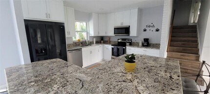7610 W Henry Ave in Tampa, FL - Building Photo - Building Photo